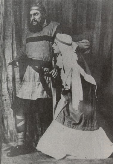Image - Ivan Marianenko and Liubov Hakkebush in Les Kurbas' production of Macbeth in Berezil (1924).